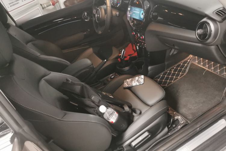 Used MINI 2023 Updated 1.5T COOPER Artist Right Front Seat