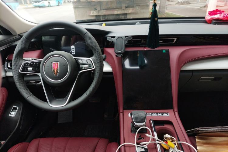 Used Hongqi H5 2025 1.5T DCT Qiyun 500 000th Unit Commemorative Edition Center Console