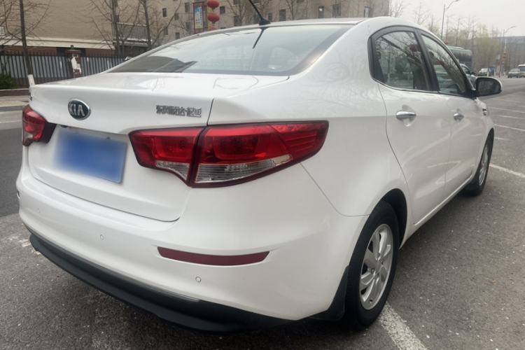 Used Kia K2 2015 Sedan 1.4L Automatic GLS Exterior 4