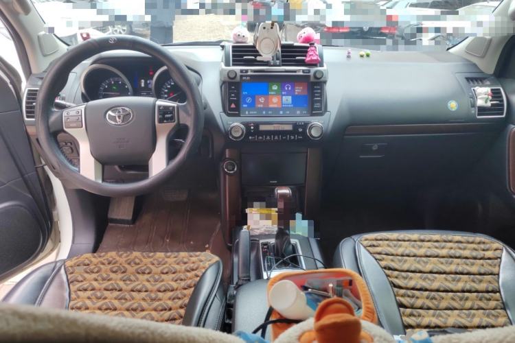 Used Toyota Prado 2016 3.5L Automatic TX-L Center Console