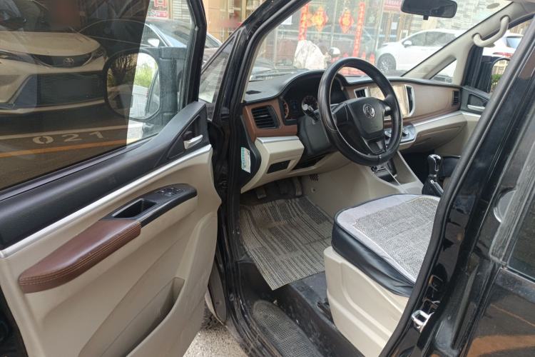 Used FORTHING Lingzhi 2019 Facelifted M5L 1.6L 7-Seater Base Model China VI Standard Driver Seat