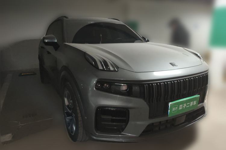 Used Lynk & Co 09 2021 2.0T Halo Six-Seater Front Right 45 Deg