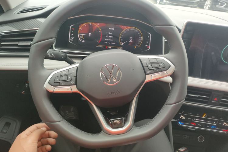 Used Volkswagen Tiguan L 2024 330TSI Automatic Two-Wheel Drive R-Line Enhanced Edition