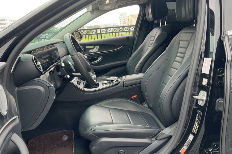 Used Mercedes-Benz E-Class 2018 E 300 L Sporty and Stylish Model