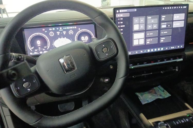 Used Tank 300 New Energy 2025 Hi4-T