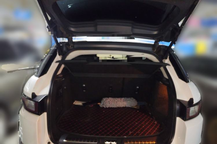 Used Land Rover Range Evoque 2018 240 PS SE Smart Brilliance Edition Trunk