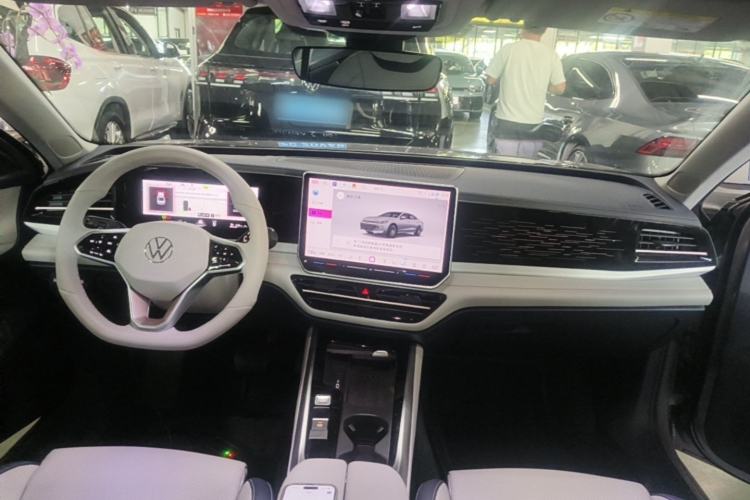 Used Volkswagen Passat 2025 Pro 380TSI Dragon Glory Edition

