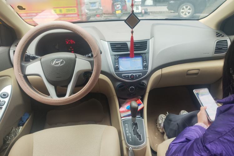 Used Hyundai Verna (older generation) 2010 Sedan 1.4L Automatic Comfort Model GS
