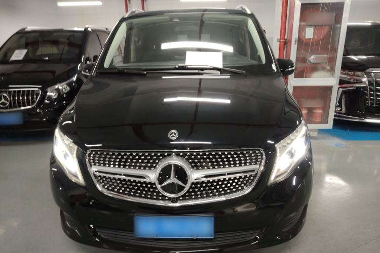 Used Mercedes-Benz V-Class 2018 V 260 Avantgarde Edition China VI
