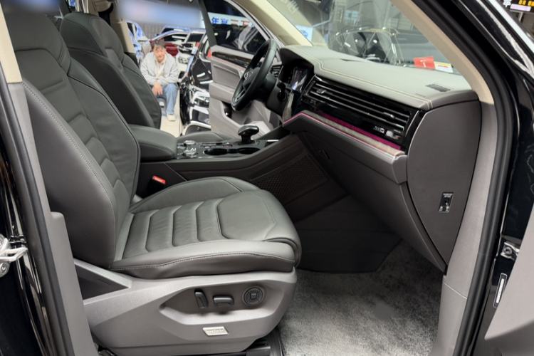 Used Volkswagen Touareg 2023 2.0 TSI RuiShang Edition
