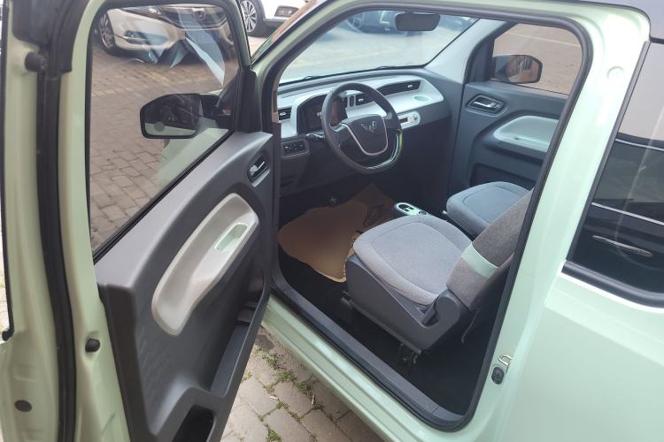 Used Wuling Hongguang MINIEV 2022 Macaron Premium Model – Lithium Iron Phosphate Driver Seat