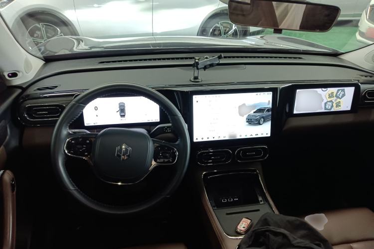 Used Leapmotor C11 2023 Pure Electric 500 Smart Edition Center Console