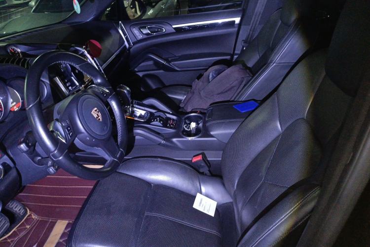 Used Porsche Cayenne  Left Front Seat