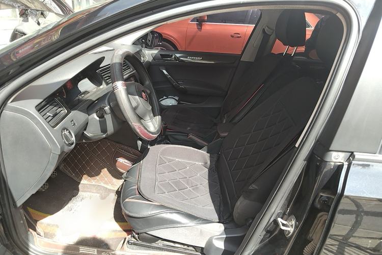 Used Volkswagen Santana 2013 1.6L Manual Fashion Edition
