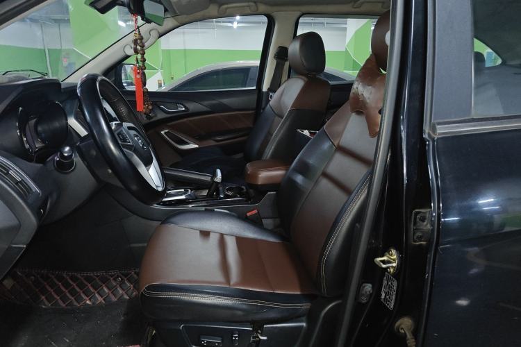 Used JMC Yusheng S350 2017 2.0T Automatic 2WD Diesel Luxury Version with Sunroof 7 Seats
