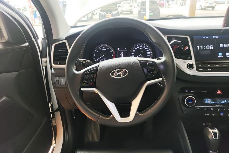 Used Hyundai Tucson 2018 1.6T Dual-Clutch Two-Wheel Drive 15th Anniversary Special Edition