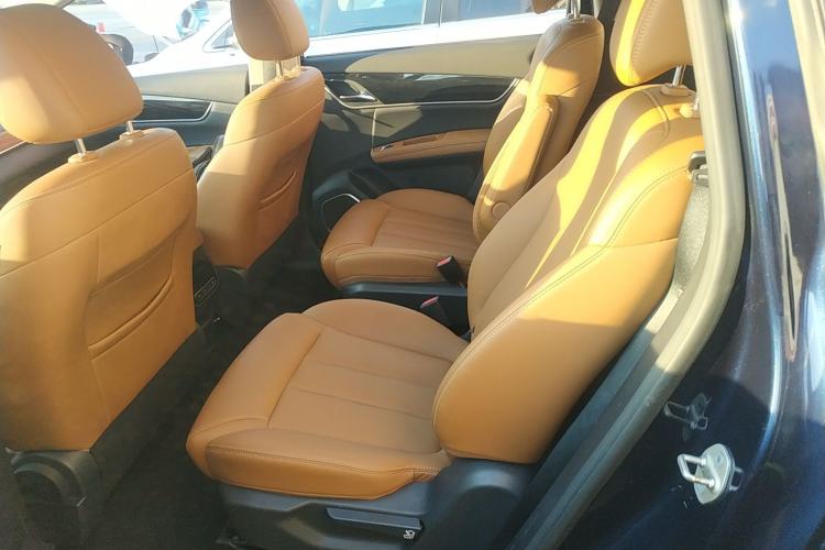 Used BYD Song MAX 2018 1.5T Automatic Smart Connect Elite Model with 6 Seats Left Rear Seat