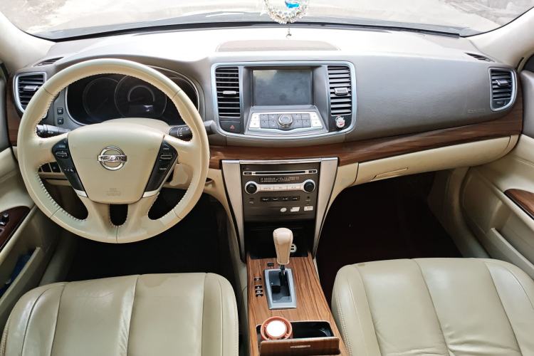 Used Nissan Teana 2011 2.5L XL Glory Edition Center Console