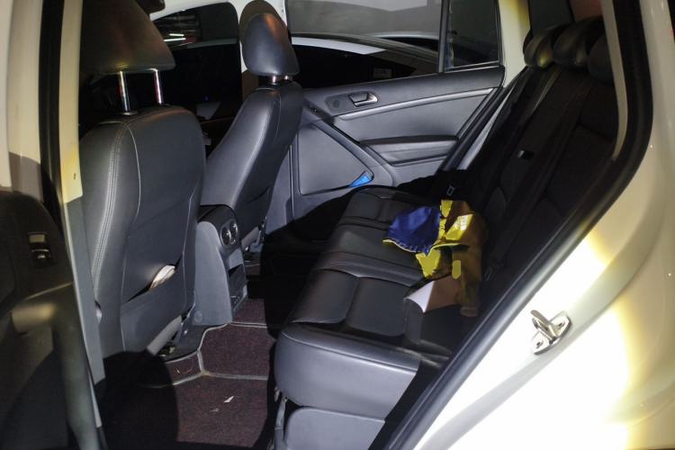 Used Volkswagen Tiguan 2015 1.8TSI Automatic All-Wheel-Drive Luxury Model
