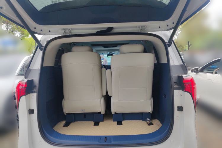 Used Buick Century 2023 2.0T Six-Seater Yinshi Edition Trunk