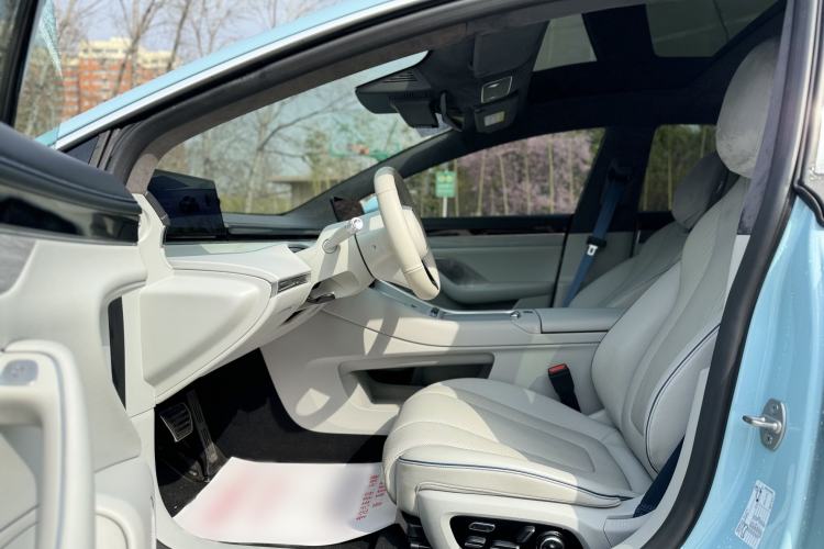 Used Hima Luxeed S7 2025 855 km Max Interior 1