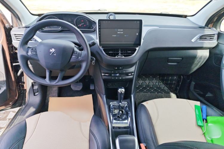 Used Peugeot 2008 2014 1.6L Automatic Fashion Edition Center Console