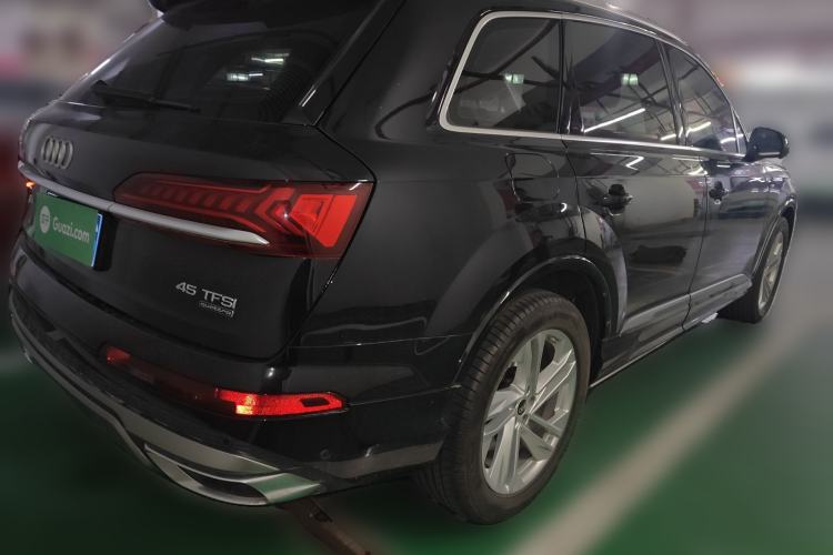 Used Audi Q7 2021 45 TFSI quattro S line Sport model