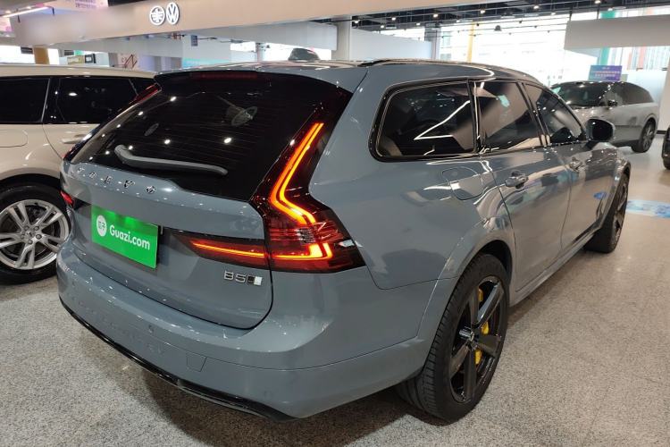 Used Volvo V90 2022 Cross Country B5 AWD Smart Range Edition
