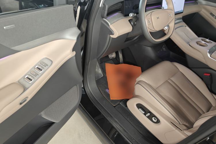 Used XPeng X9 2025 740 Ultra-Long Range Max Driver Seat