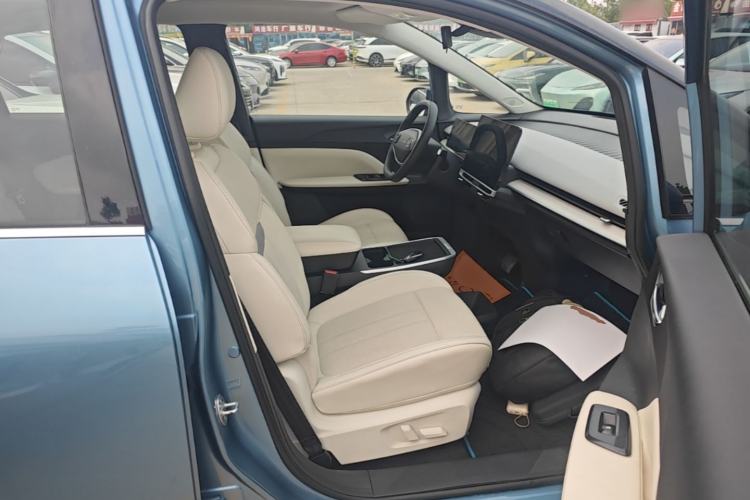 Used Venucia VX6 2023 520 Max
