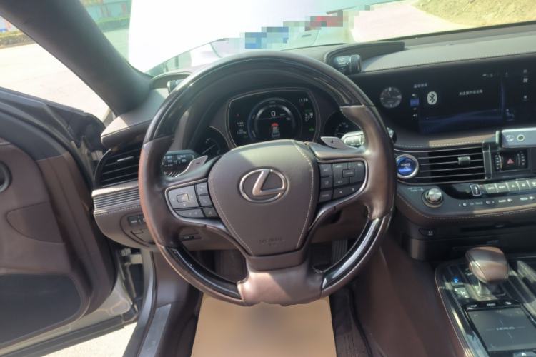 Used Lexus LS 2020 500h Luxury Edition China VI Standard Steering Wheel