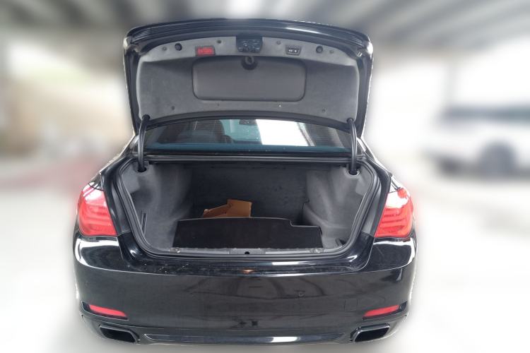 Used BMW 7 Series 2009 740Li Luxury Model Trunk