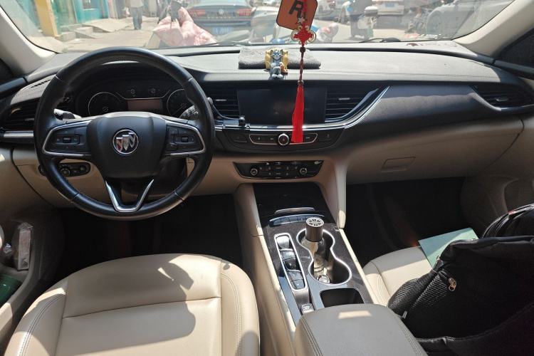 Used Buick Regal 2020 552T Elite Edition Center Console
