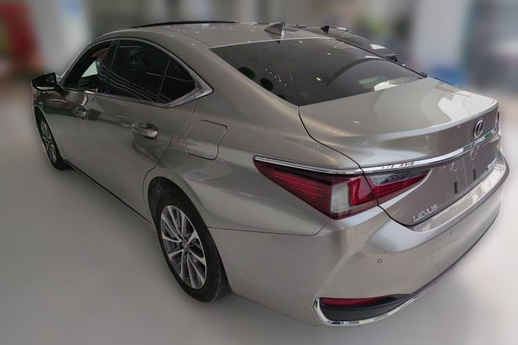 Used Lexus ES 2022 200 Excellence Edition

