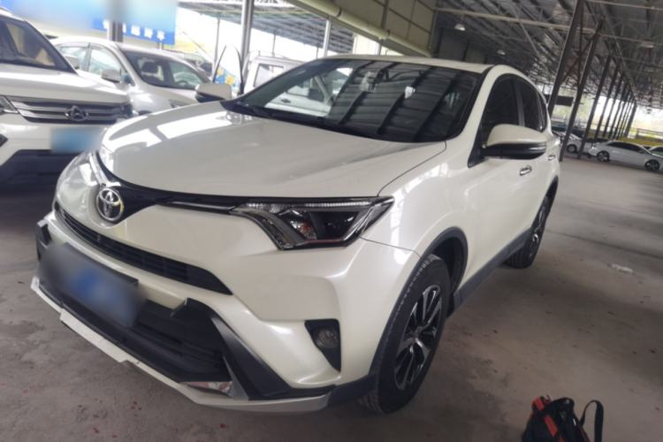 Used Toyota RAV4 2016 2.0L CVT Two-Wheel Drive Fashion Edition China V Standard