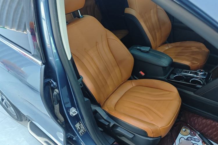 Used Ford Escape 2020 EcoBoost 245 Two-Wheel-Drive Titanium Edition Right Front Seat