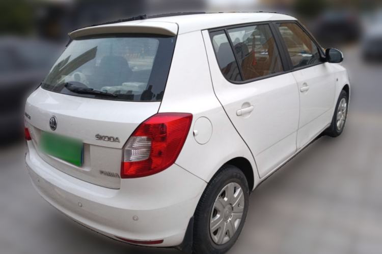 Used Skoda Fabia 2014 1.4L Automatic Crystal Edition