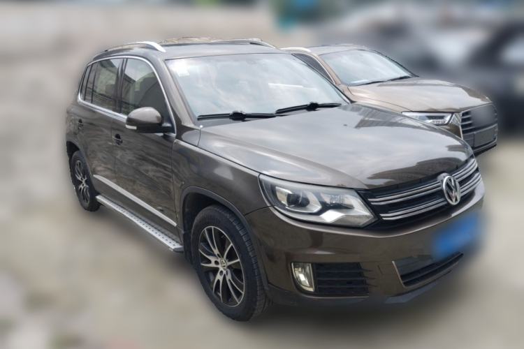 Used Volkswagen Tiguan 2015 1.8TSI Automatic Two-Wheel Drive Luxury Model Front Right 45 Deg