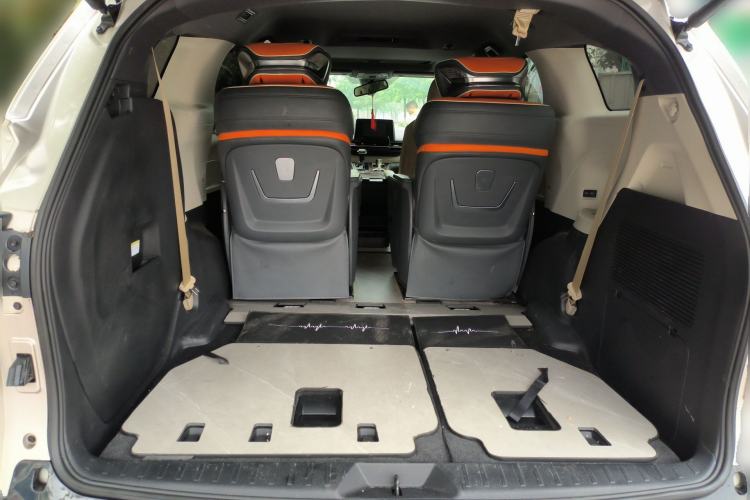 Used Toyota SIENNA 2021 2.5L Hybrid Luxury Edition Trunk