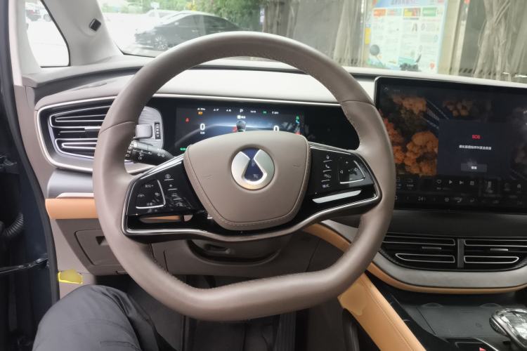 Used Denza D9 2022 EV 600 Four-Wheel Drive Flagship Model Steering Wheel