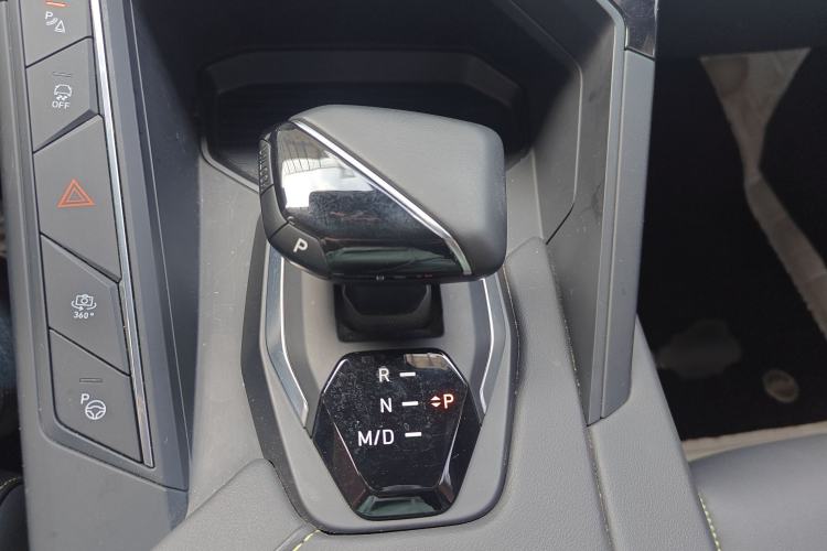 Used Lynk & Co 06 2023 Remix 1.5T Dynamic Halo
