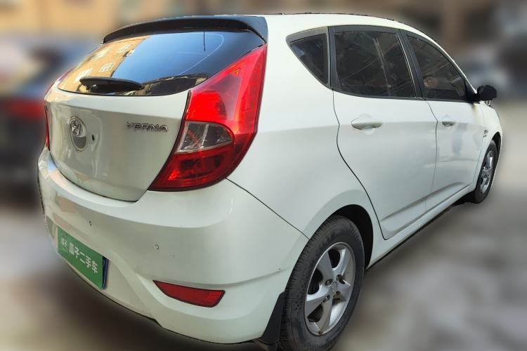 Used Hyundai Verna Ray 2014 1.4L Automatic GLX
