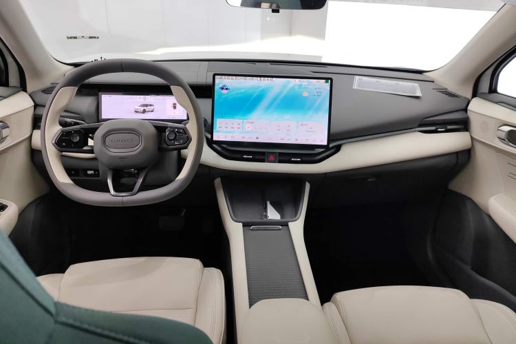 Used Lynk & Co 06 EM-P 2023 EM-P 56 Standard Range Pro