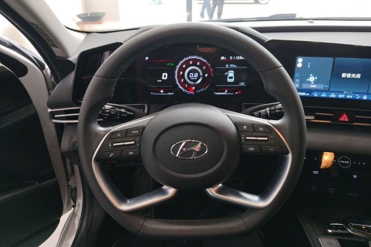 Used Hyundai Elantra 2021 1.5L CVT LUX Prestige Edition
