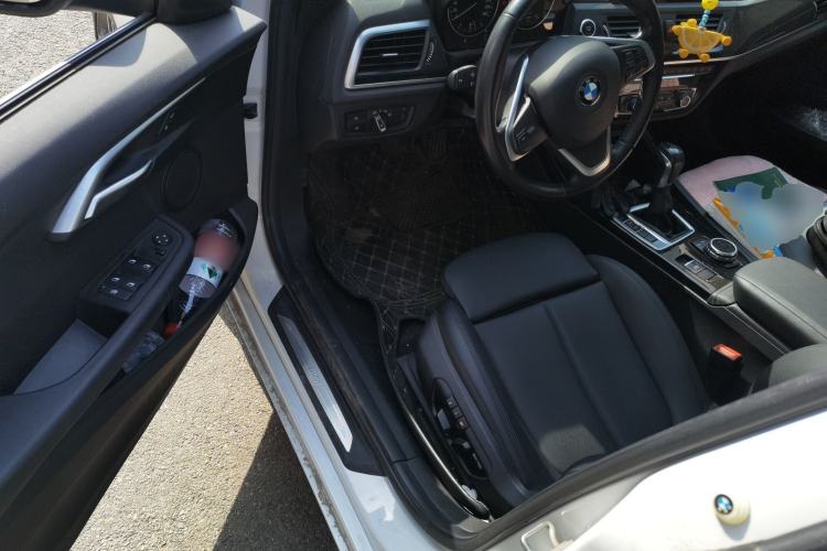 Used BMW 1 Series 2017 118i Sport Edition Driver Seat