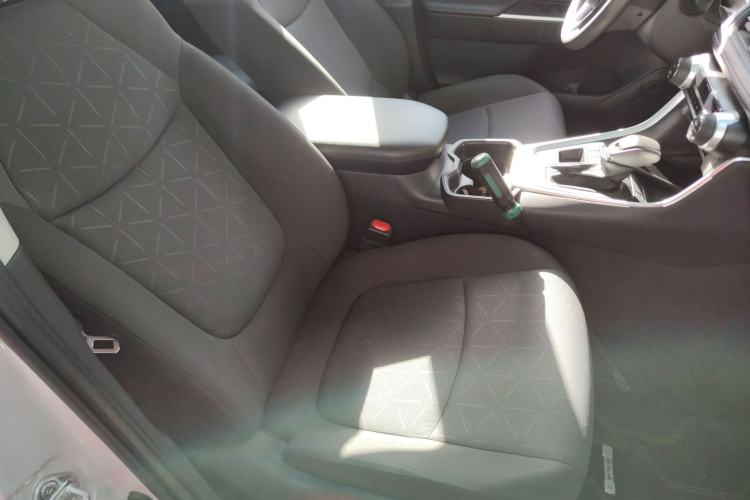 Used Toyota RAV4 2023 Dual-Motor 2.5L E-CVT Two-Wheel Drive Elite Edition
