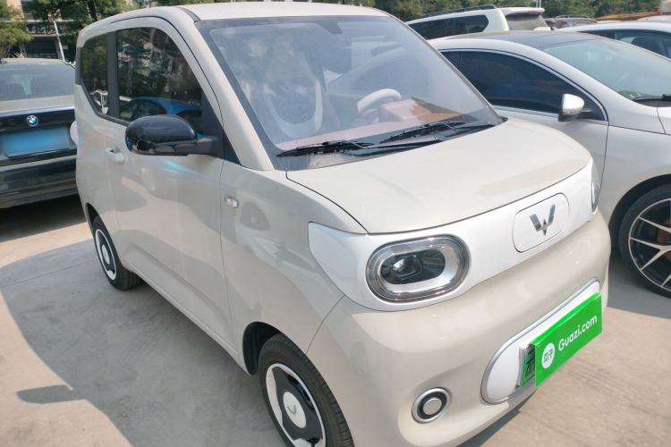 Used Wuling Hongguang MINIEV 2024 3rd Generation 215km Youth Edition Front Right 45 Deg