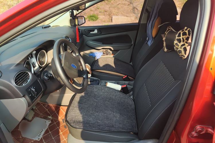 Used Ford Focus 2013 Hatchback Classic 1.8L Automatic Base Model
