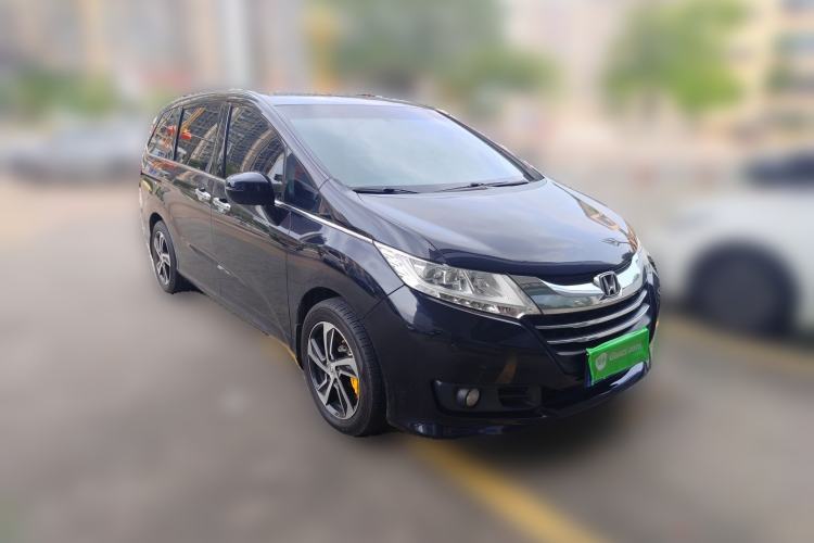 Used Honda Odyssey 2015 Updated Version 2.4L Smart Edition Front Right 45 Deg