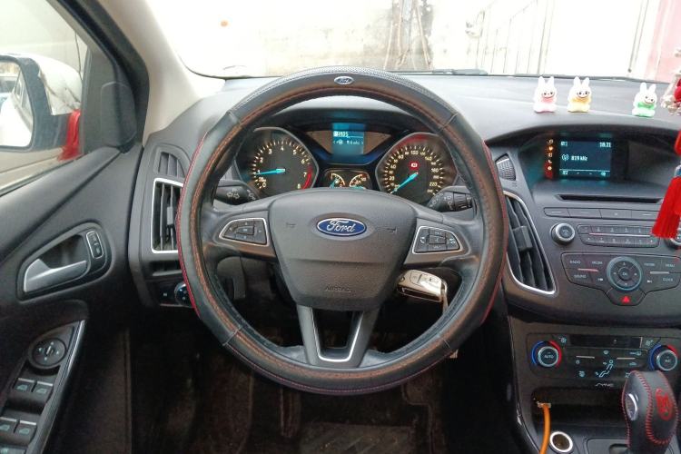 Used Ford Focus 2015 Hatchback 1.6L Automatic Fashion Edition